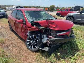 2018 Toyota Corolla SE - Exterior Front Right Corner Image